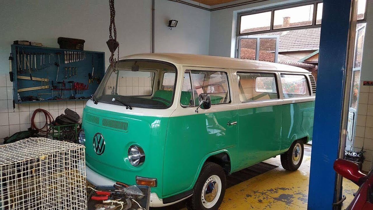 Restoration of VW camper T2 early bay 1972