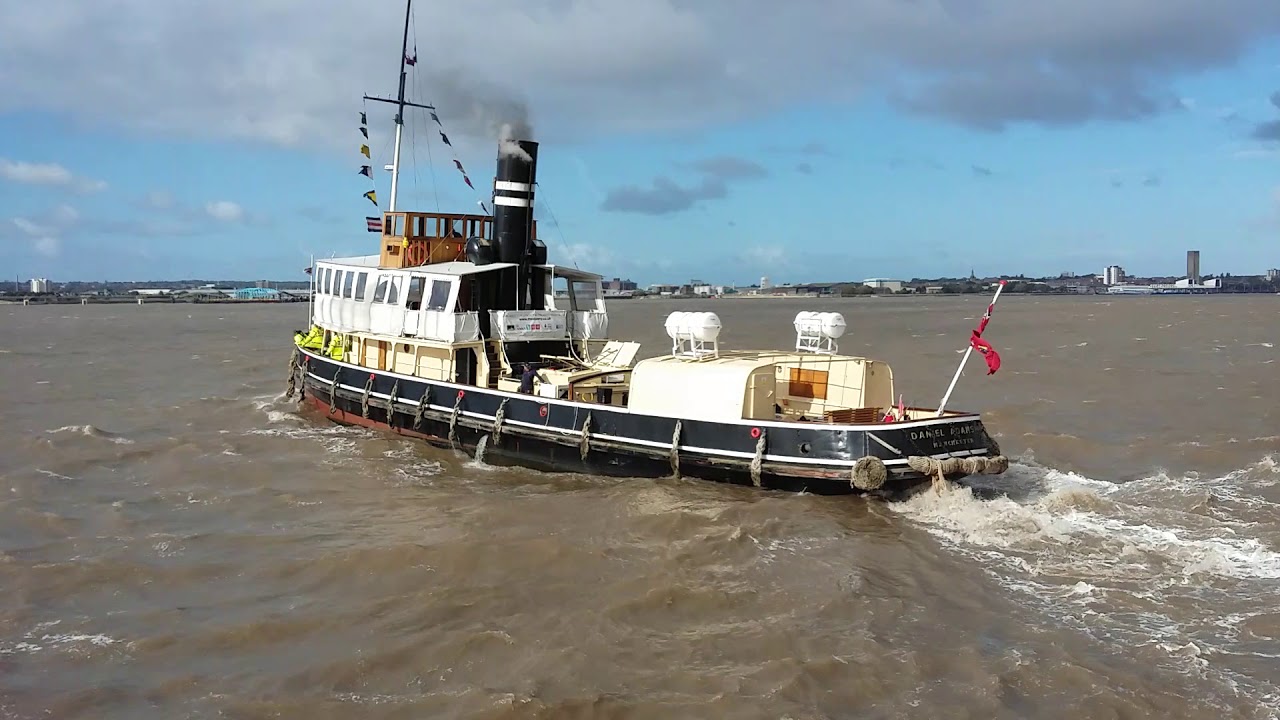 Daniel Adamson steam tug in trouble