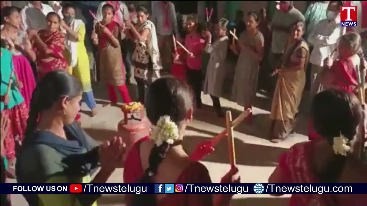 Bathukamma Songs Highlight Price Hike, Anti-Ryot Policies of BJP Govt | Jammikunta | T News