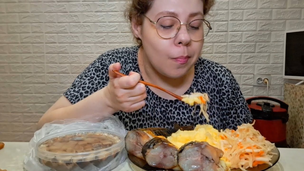 Мукбанг Пюре, Скумбрия, Селедка, Квашенная капуста