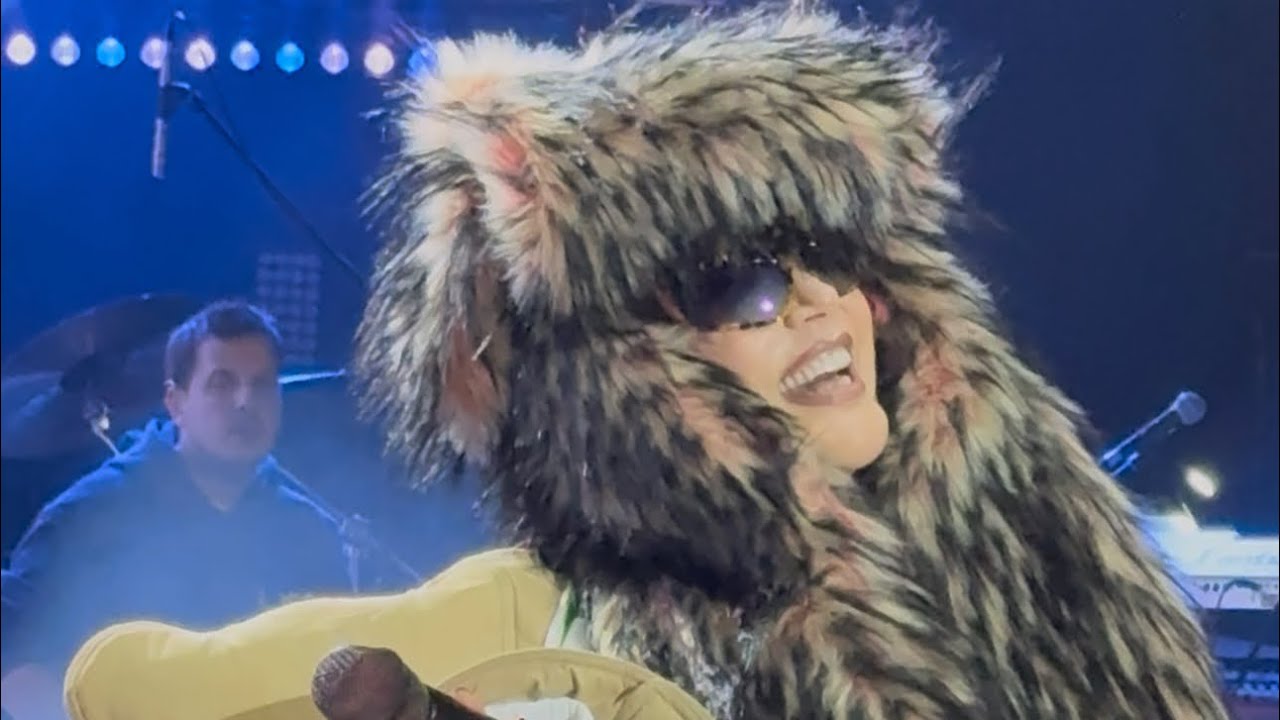 Hande Yener - Yalanın Batsın Canlı Performans 4K
