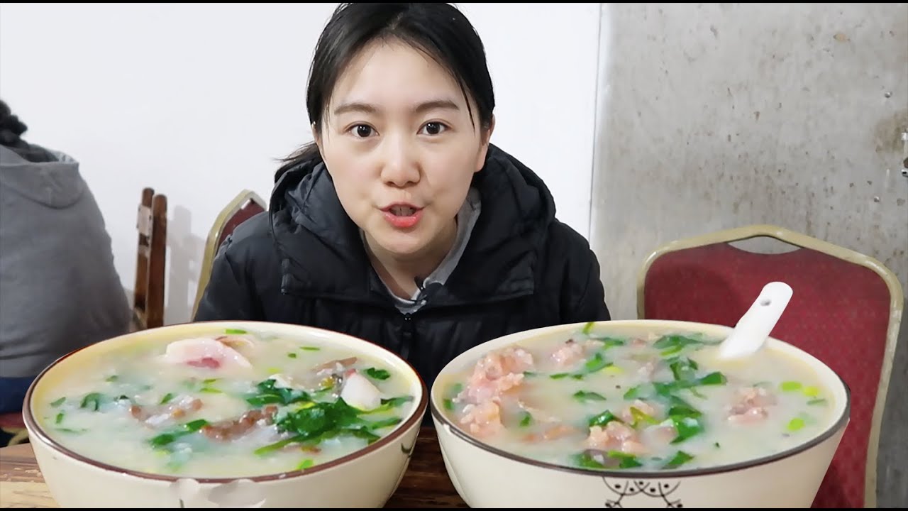 顺德豪华早餐粥，2碗43元有牛肉、鱼片、猪杂+午餐39元的蝎子炖汤，看着都害怕