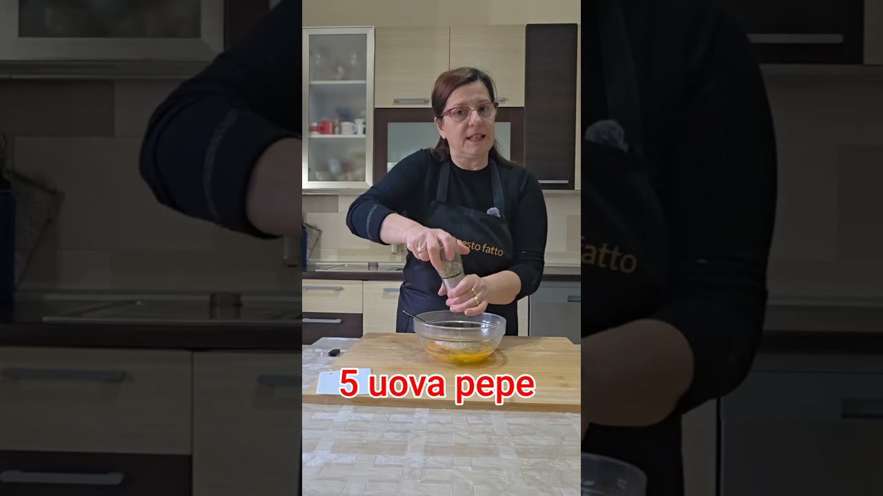  Pizza chiena il Cuore della Pasqua Campana ​Immagina un guscio dorato con un ricco ripieno