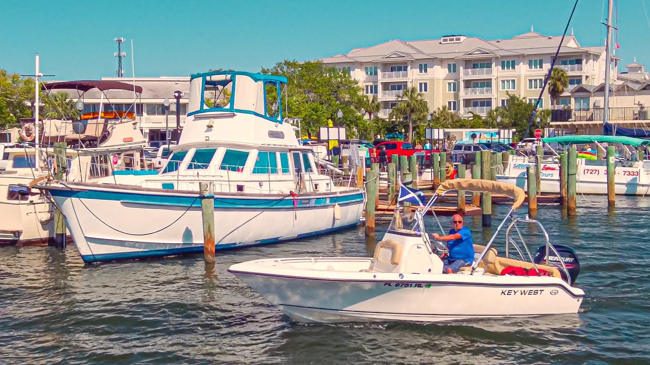 DUNEDIN FLORIDA. Fishing Pier, Restaurants, Downtown, People, Boats Etc. Walking Tour. Live cam 4K