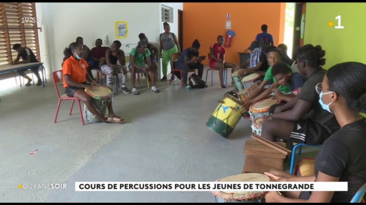 Cours de percussions pour les jeunes de Tonn&eacute;grande