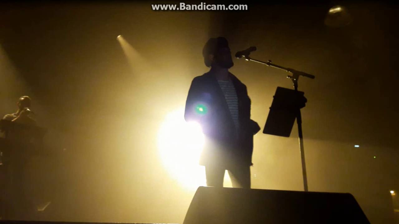 Claudio Capéo en concert - Intro du live