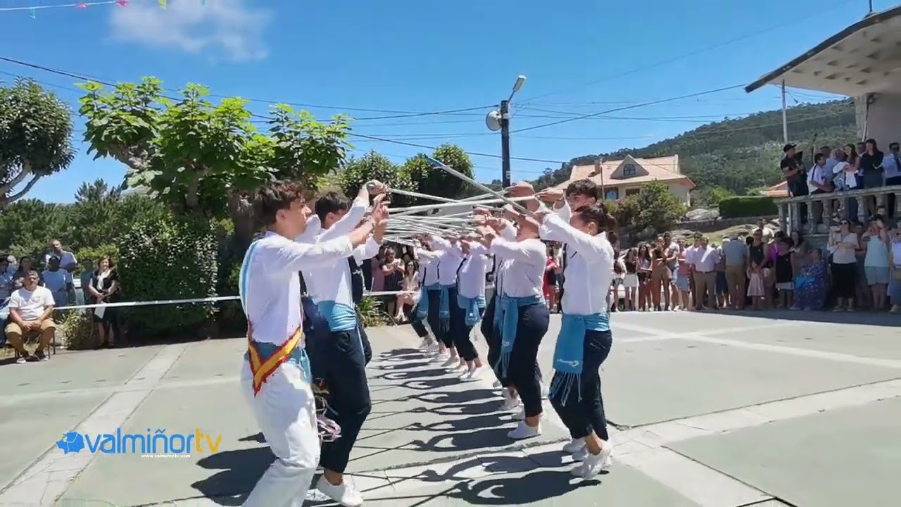 VALMIÑORTV - Procesión de la Virgen de la Cela y Danza de las Espadas en Baredo