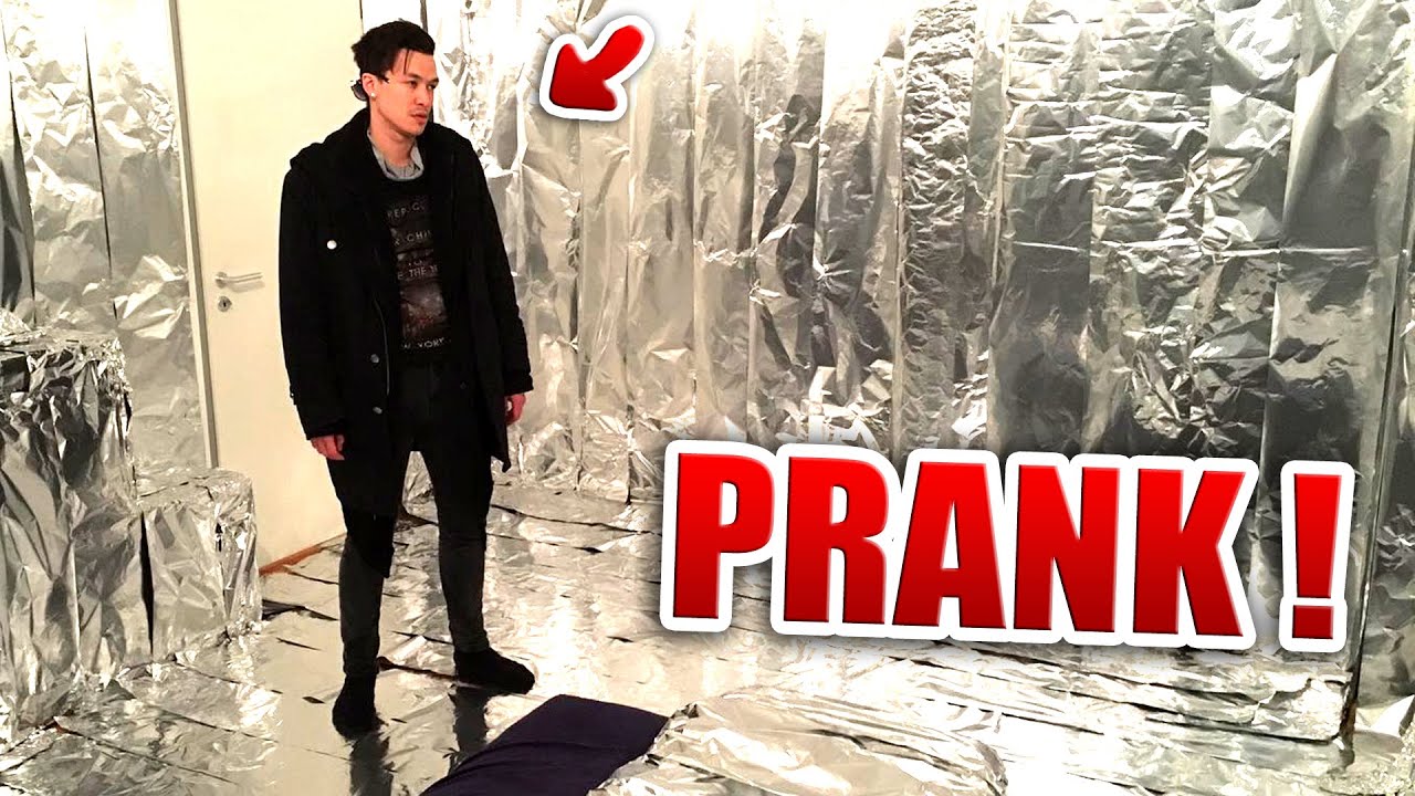CRAZY ROOM PRANK !