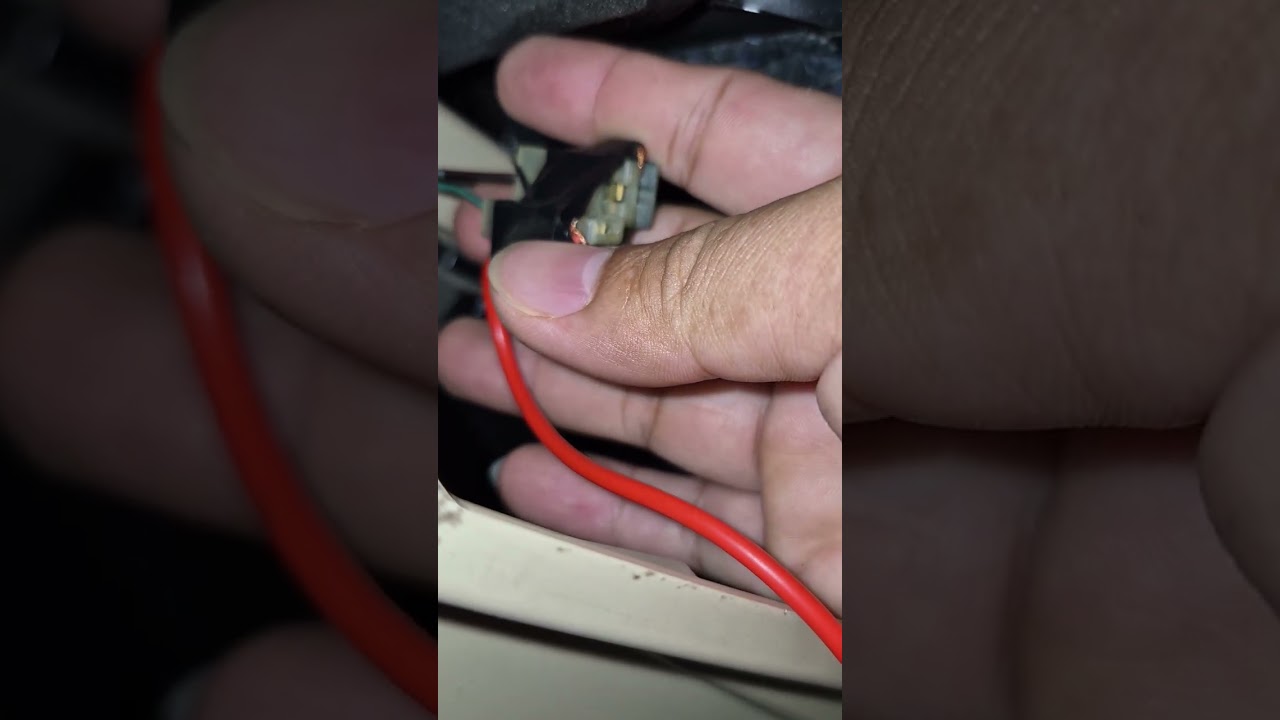 LẮP CỔNG SẠC VÀO LỖ CHỜ TRÊN XE Ô TÔ 