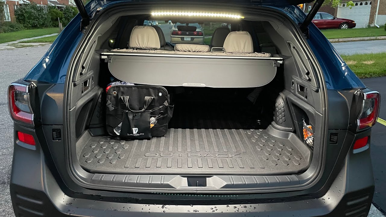 Как заменить фонарь багажника на светодиодную ленту Diode Dynamics FlexLight в Subaru Outback 202...