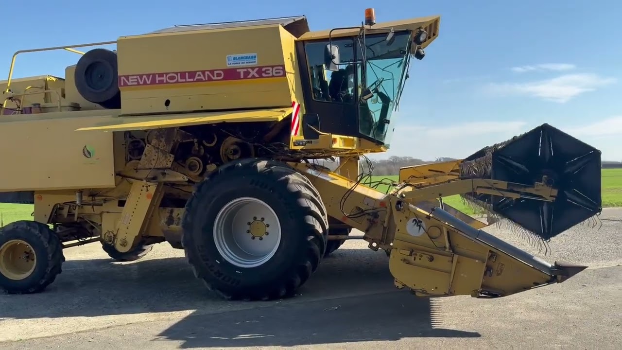A vendre Moissonneuse batteuse New Holland TX 36 HYDROSTATIQUE