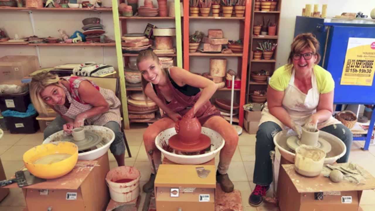 Atelier-&eacute;cole de poterie en Provence &agrave; Rousset pour enfants et adultes