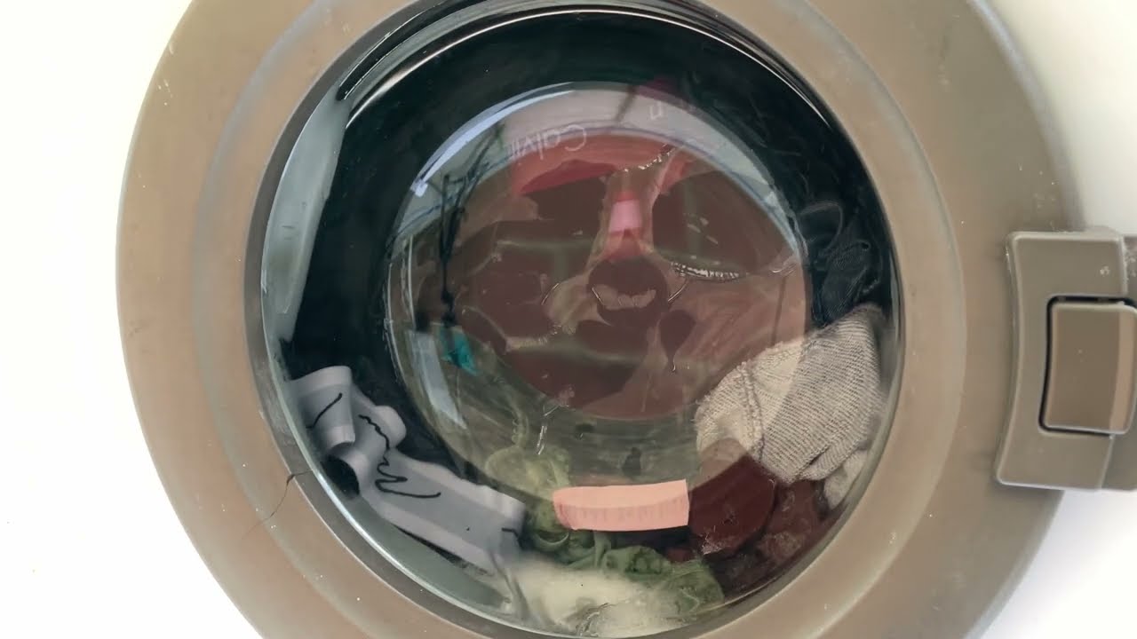 Hotpoint 9513 - Non-colourfast Cotton 40° (Goes mad and spin rinses)