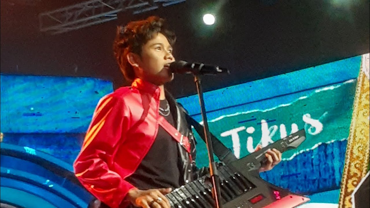 BEST! VALEN DA7  Live at MEGA KONSER IWAN FALS THE MAESTRO