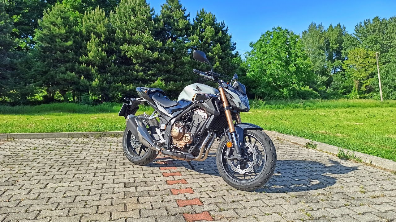 | IDEÁLNA MOTORKA PRE ZAČIATOČNÍKA, ALE AJ NA KAŽDÝ DEŇ | VIDEOTEST | HONDA CB500F 2022 |