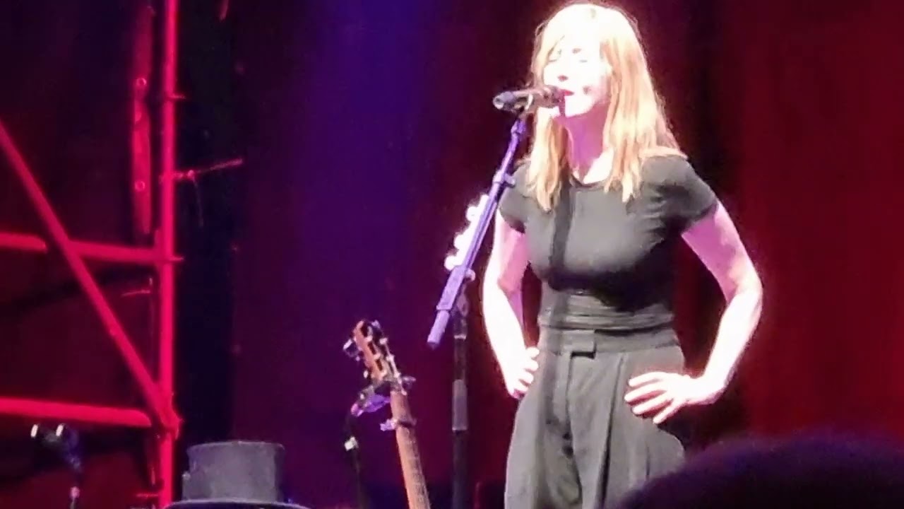 Suzanne Vega, Gerry Leonard - Casa del Jazz- 19/7/2022 - Walk on the Wild Side (Lou Reed)