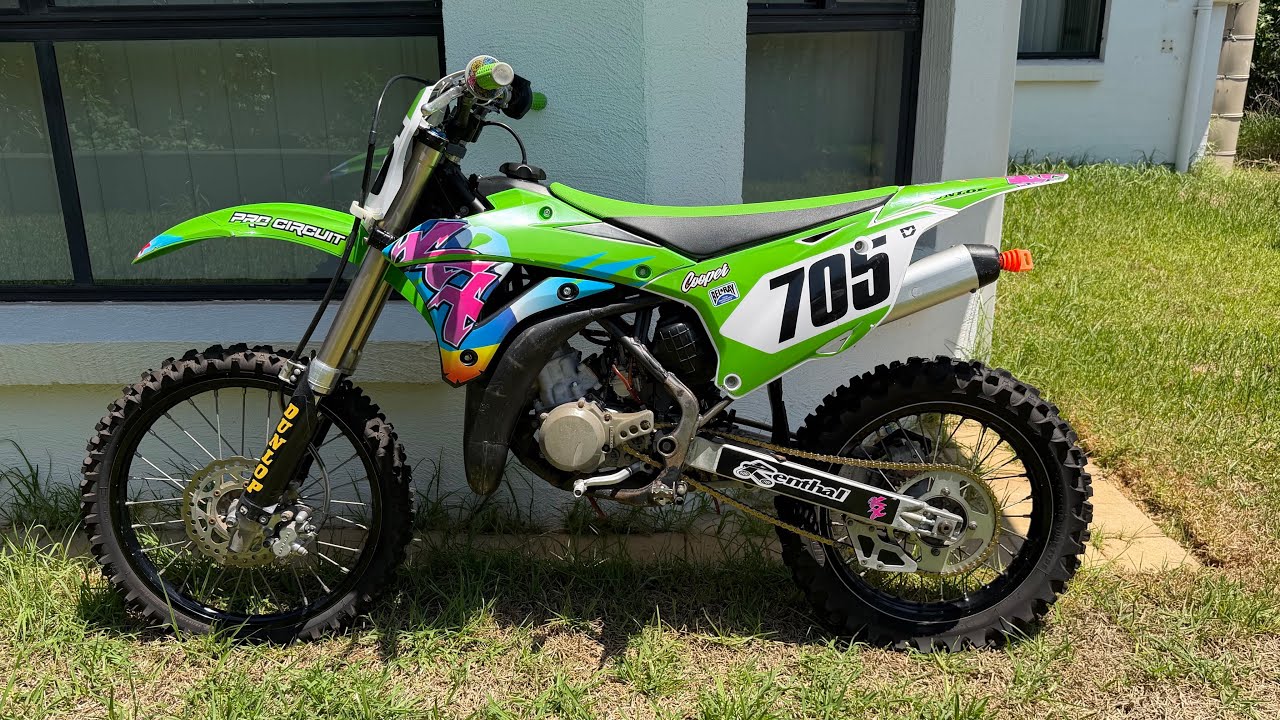 Kawasaki KX85 big wheel 2014 2 stroke with DOMA chamber and stock muffler walk around 