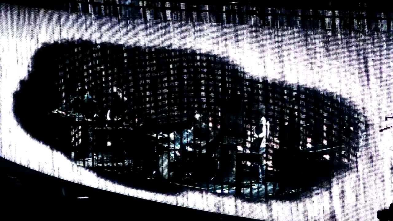 Nine Inch Nails - Ghosts 19 (Live Full HD)