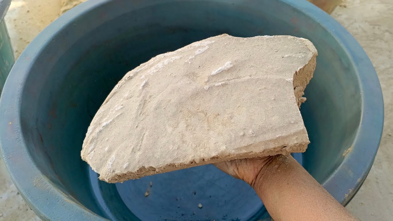 Asmr. Boombastic crunchy mud dirt dry crumbling in empty wet tub full dusty fullfy texture