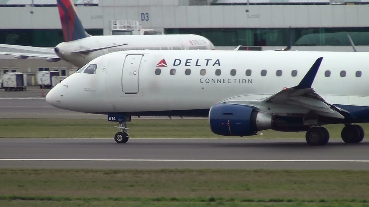 Delta Connection (Compass Airlines) ERJ-175 [N614CZ] Takeoff Portland Airport (PDX)