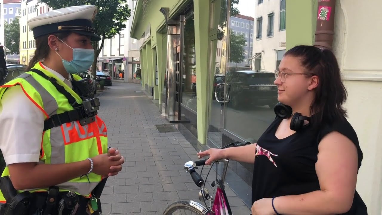 Die Polizei kontrolliert Radfahrer in Rosenheim