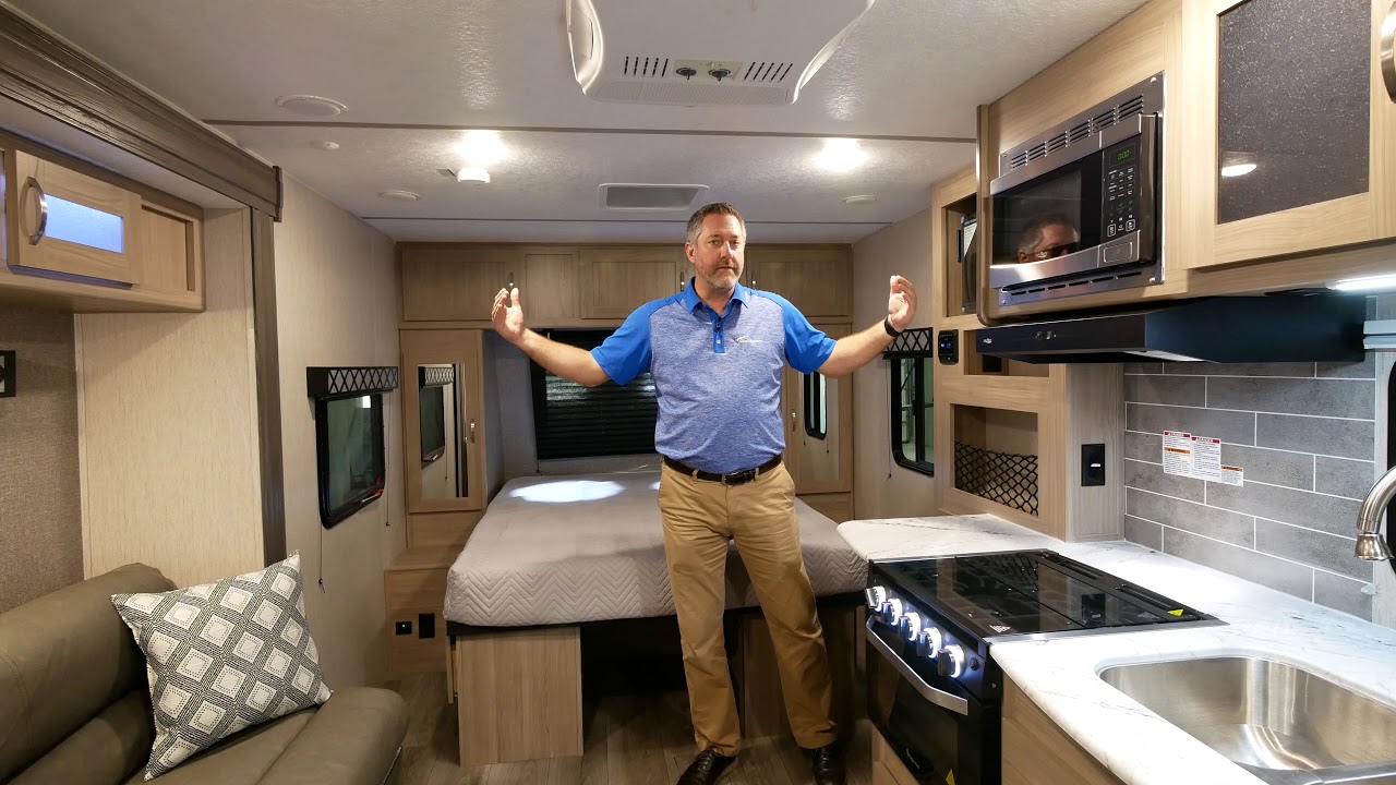 2021 Coachmen Freedom Express Ultra Lite 192RBS Walkthrough