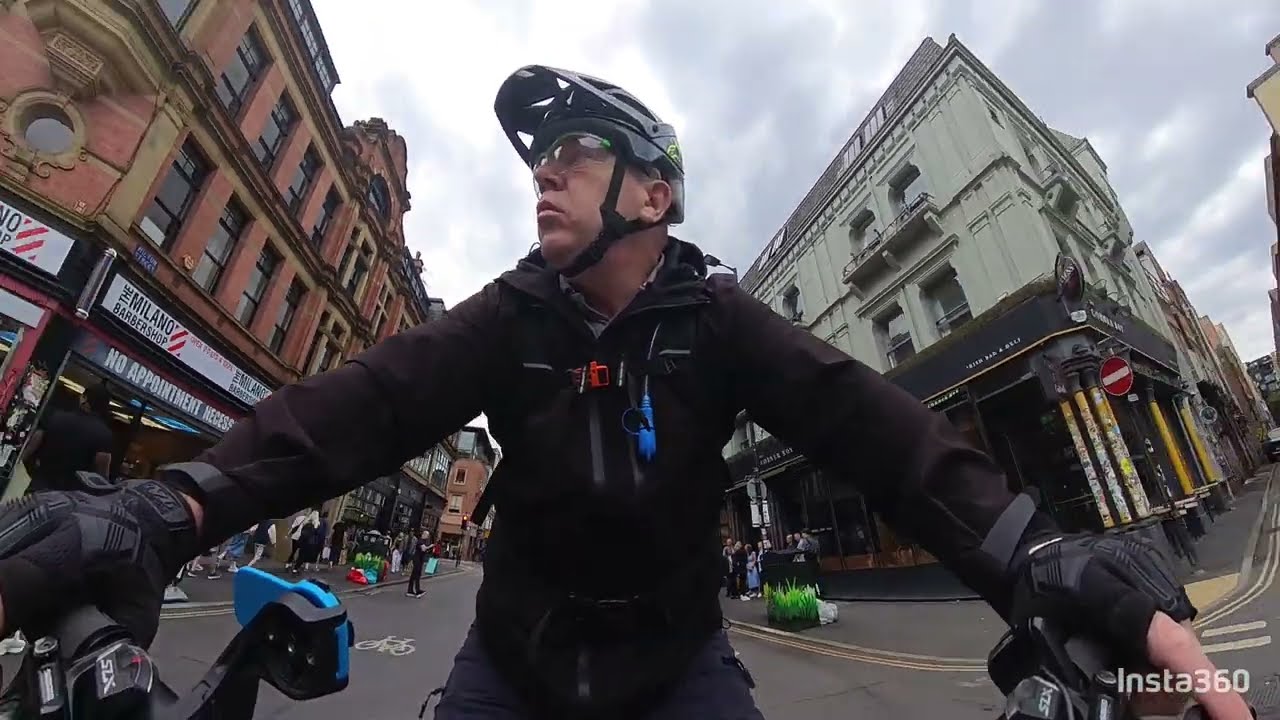 Cycling Through Manchester in 4K. #ManchesterInMotion #CyclingCityViews #SmallCreatorBigEffort