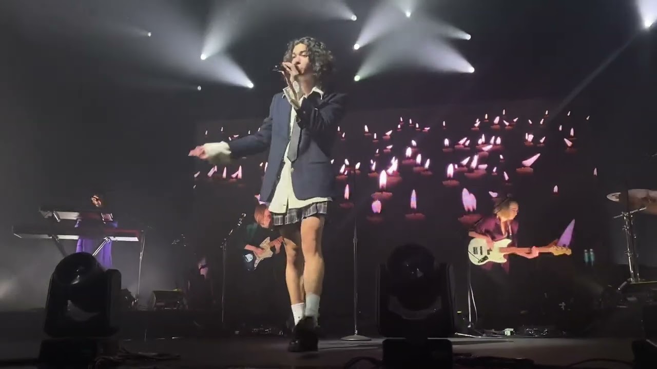 Memories - Conan Gray LIVE