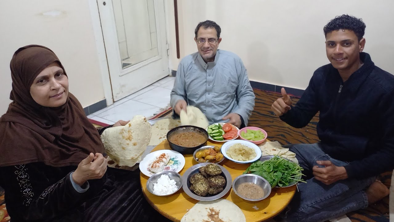 الاجواء الشعبية 🥳 و السحور في رمضان🌜✨ ليه شكل تاني في حينا الشعبي 🥰