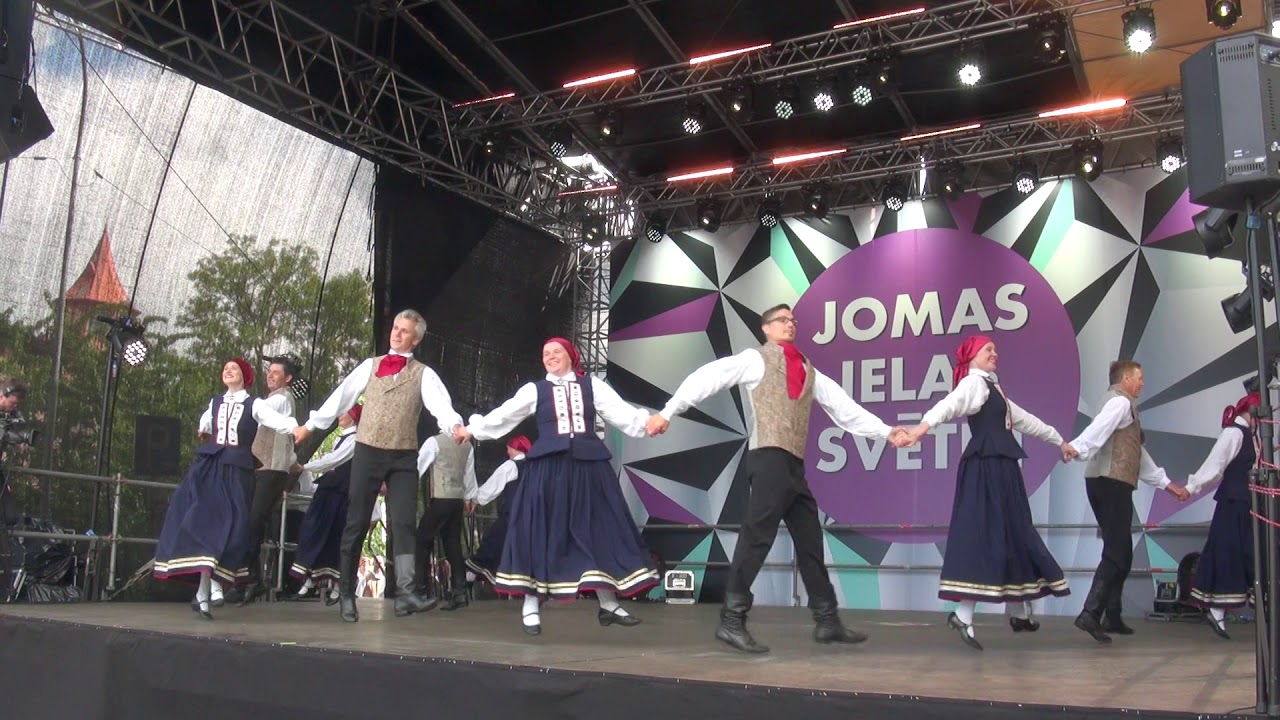 Sārabumbals+ .  Sēļu valsis dejo Jumis, dejo Godi  festivālā 