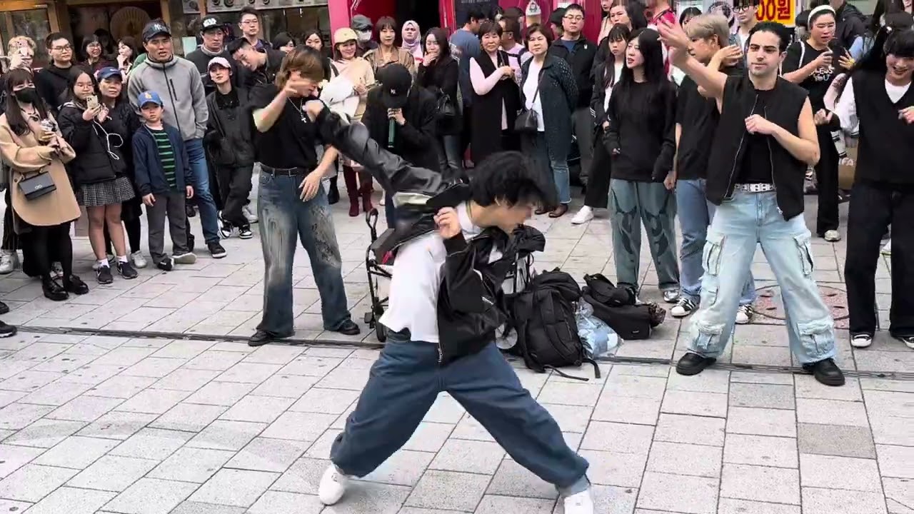 HONGDAE K-POP BUSKING - [BTS] Idol