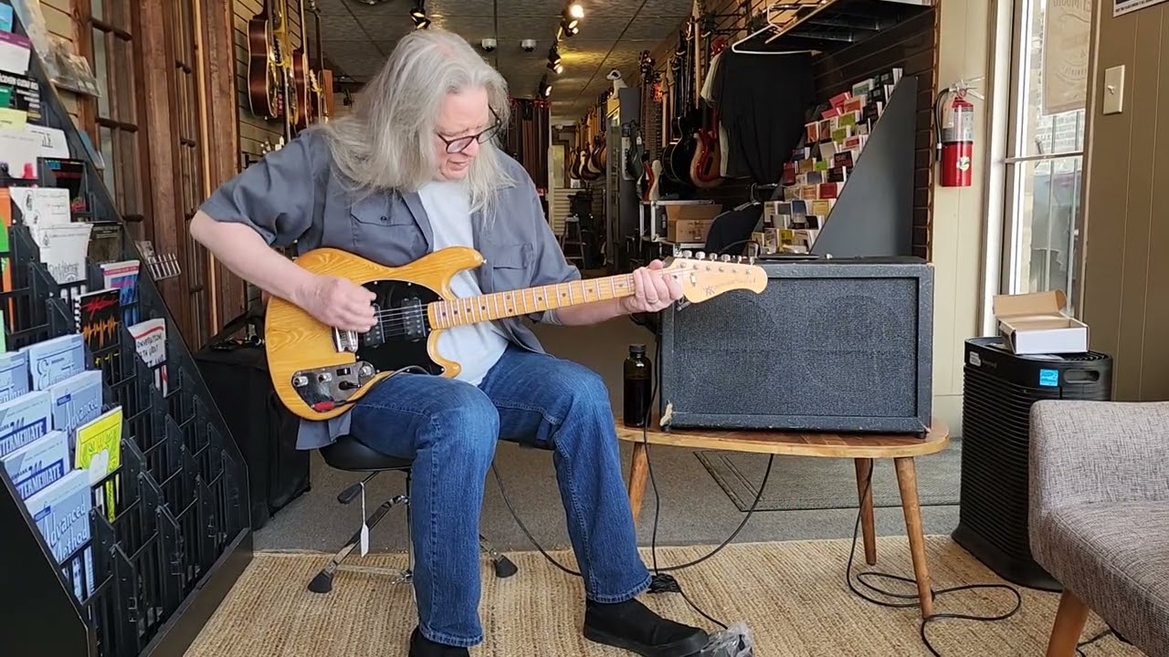 1966 Univox U75 Twin Ten Amp - Tremolo and Dirt