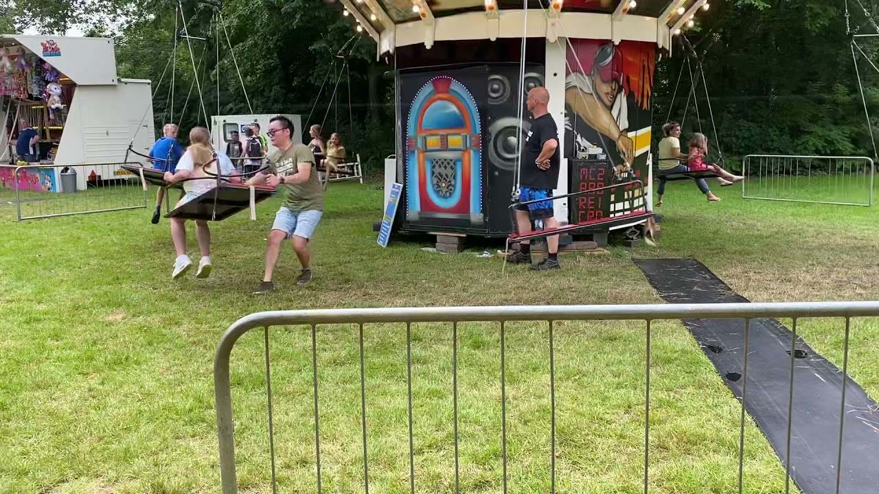 Disco Zweefmolen - M. Veen 2021