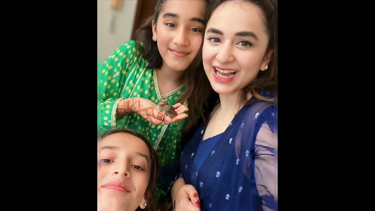 Yumna zaidi with her sister#yumnazaidi #tiktok #viral #pakistan #masti #actres #terebin