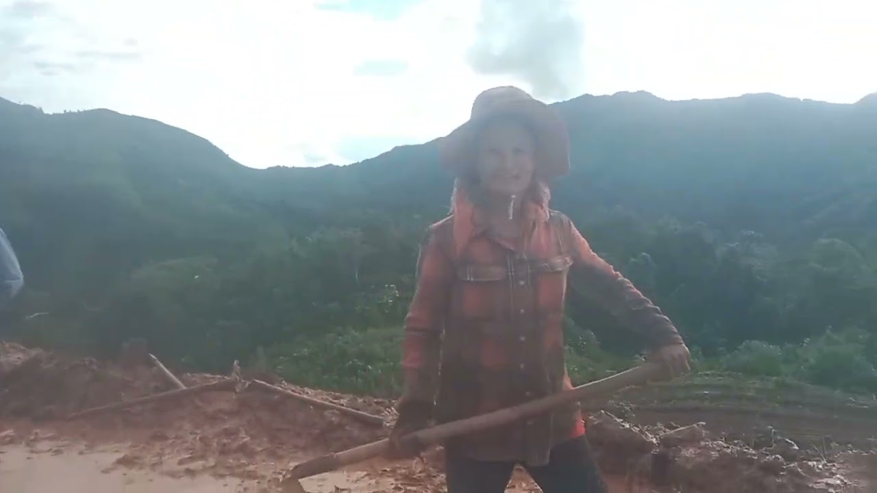 ĐI CẤY RUỘNG BẬT THANG NHÀ A PO nhưng lạ lắm