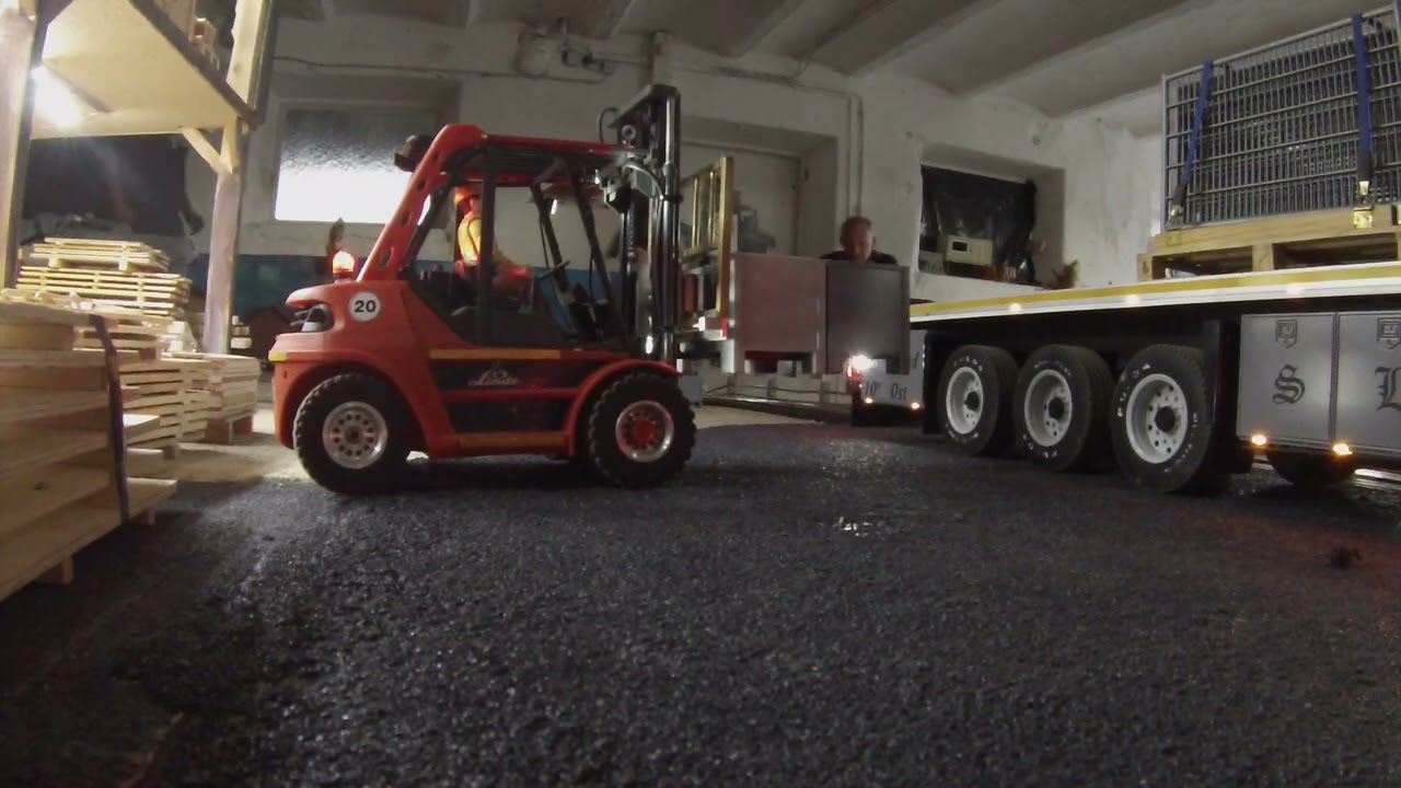 Indoor-Parcours-Ostalb - RC Trucks, Bagger und Gabelstapler in Action T2