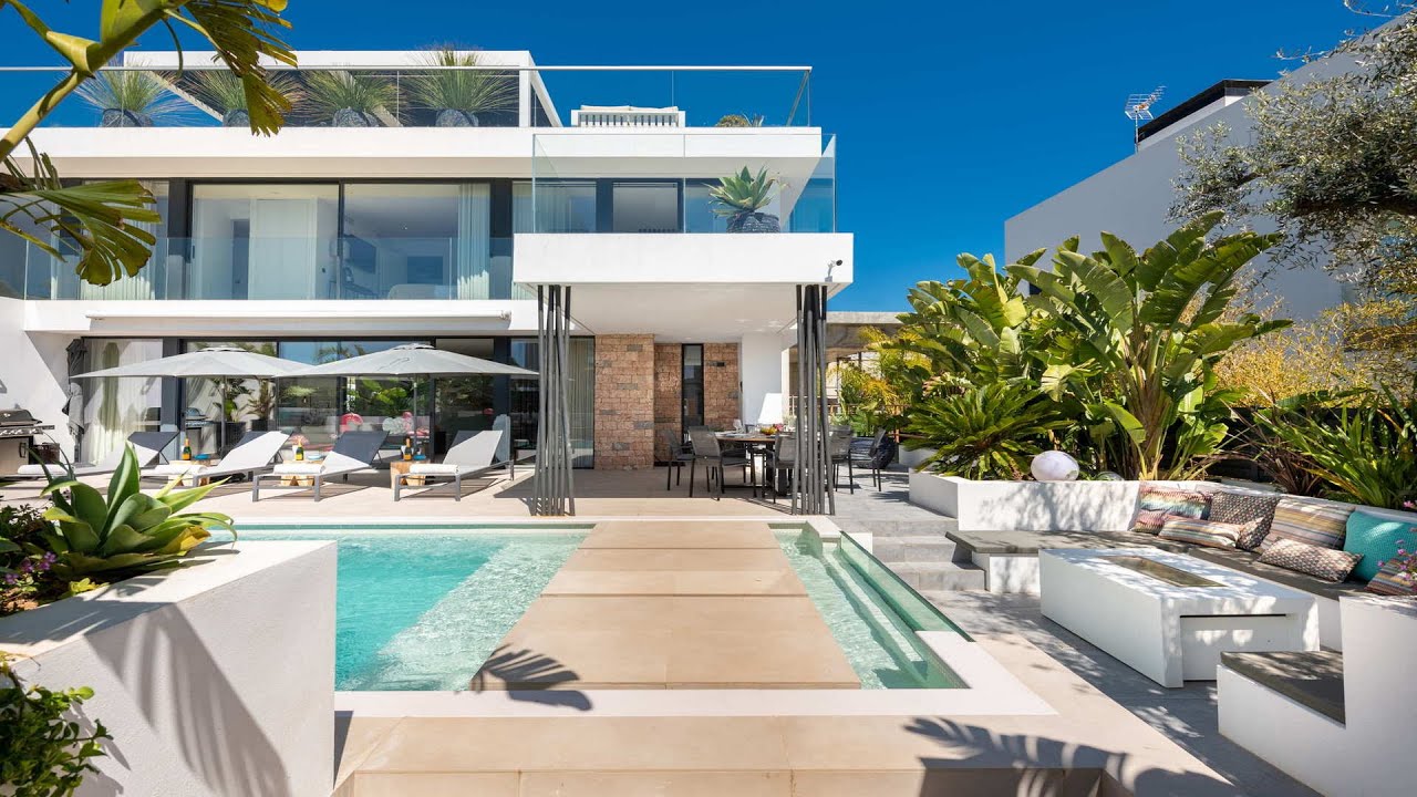 LUXURY VILLA FOR SALE IN IBIZA   PRIVATE CLUB AND GYM