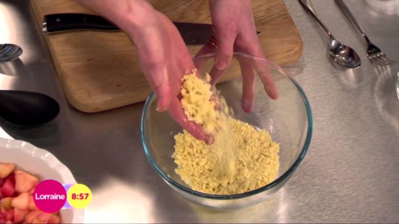 James Tanner's Rhubarb And Apple Crumble | Lorraine