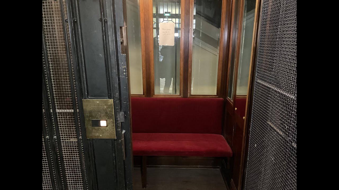 D´Ester Aufzug, modernisiert 1991 durch Freissler - Otis in einem Bürohaus in Wien