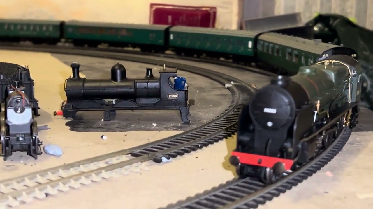 A Hornby Lord Nelson arrives