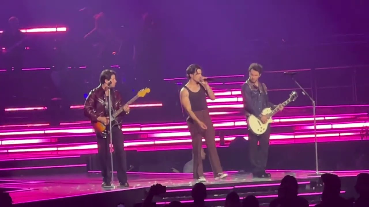 Lovebug- Jonas Brothers at Honda Center 10/29/2023