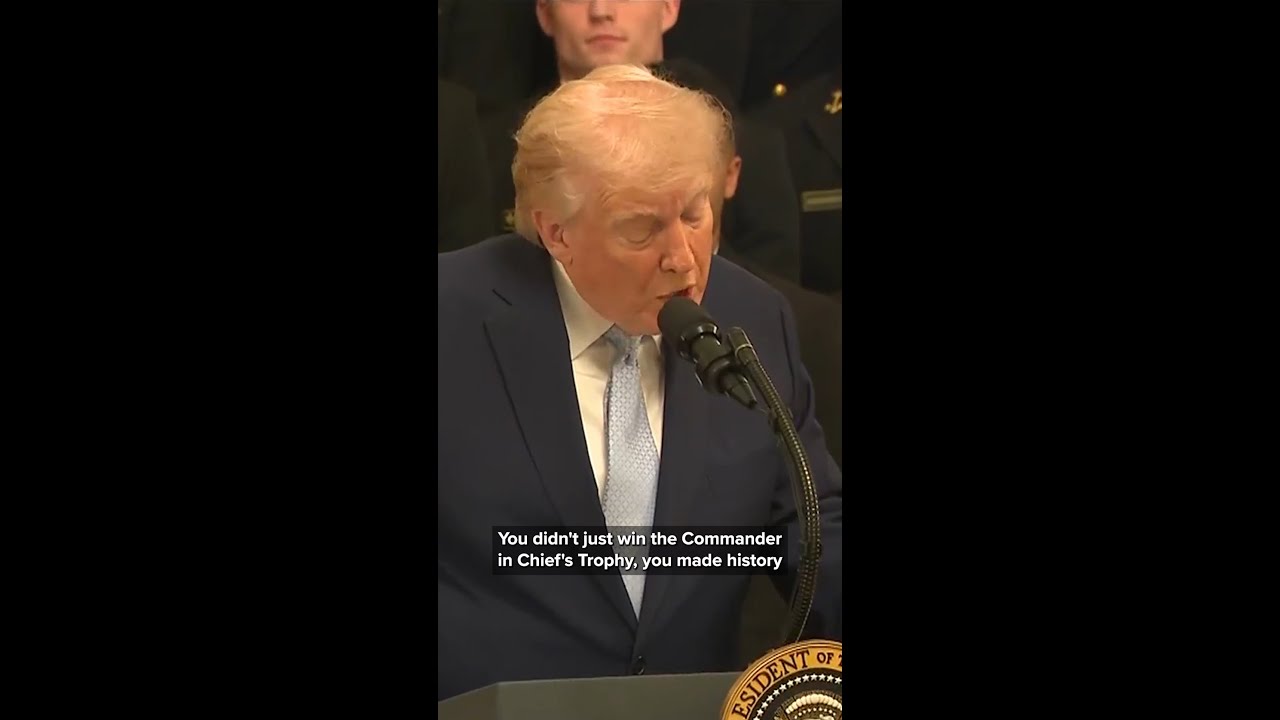 Трамп подписал указ, предписывающий телеканалам защитить футбольный матч между армией и флотом.