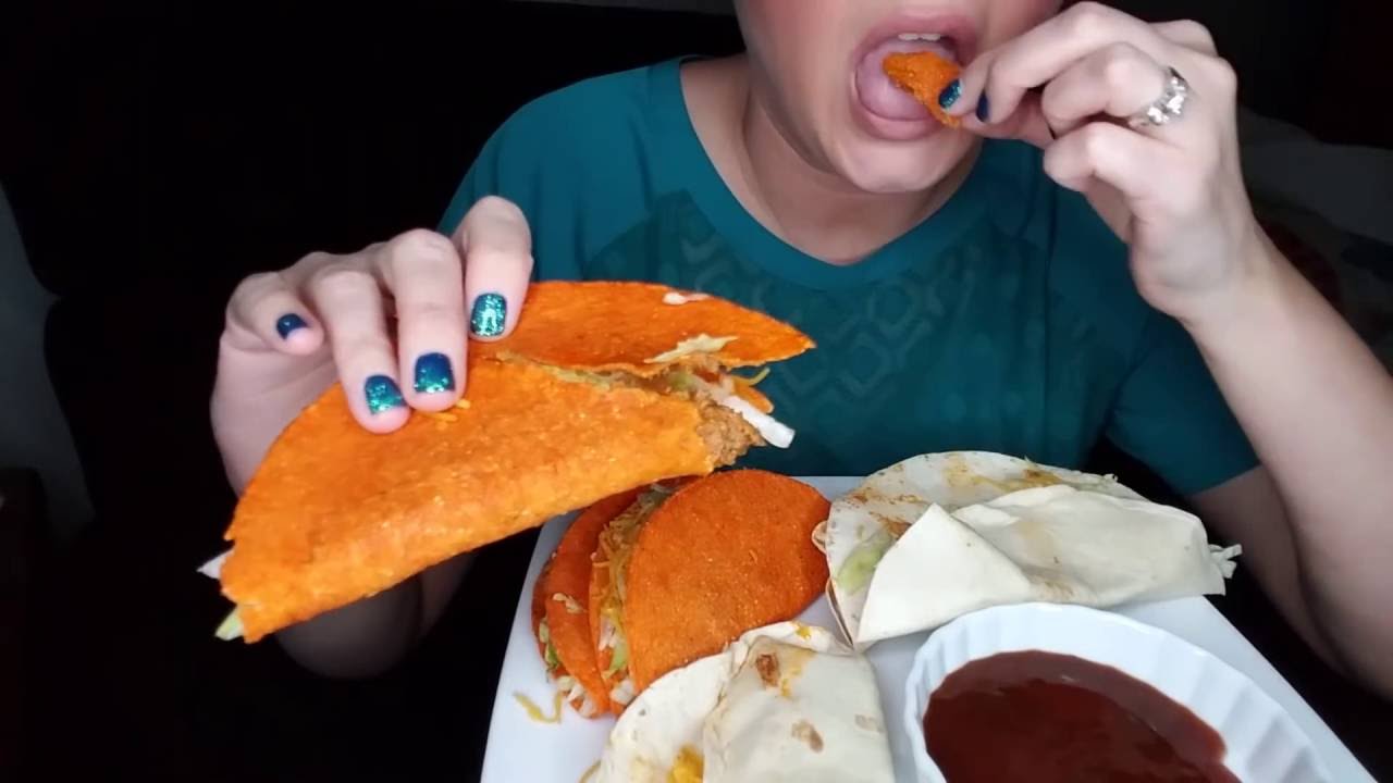 ASMR Eating Sounds: Taco Bell