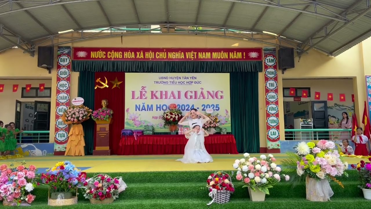 Múa Ngày đầu tiên đi học - Cô trò lớp 1C - Tiểu học Hợp Đức - Tân Yên - Bắc Giang.