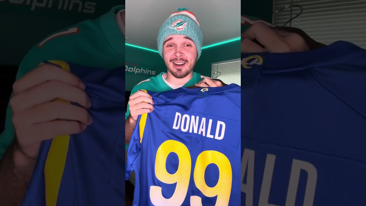 Представляю вам мою ОГРОМНУЮ коллекцию спортивных футболок