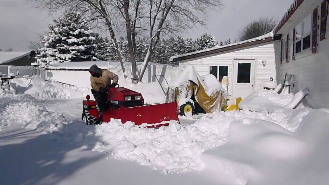 STEINER 430 MAX Plowing 12 inches of snow!!! Me having fun in my backyard!