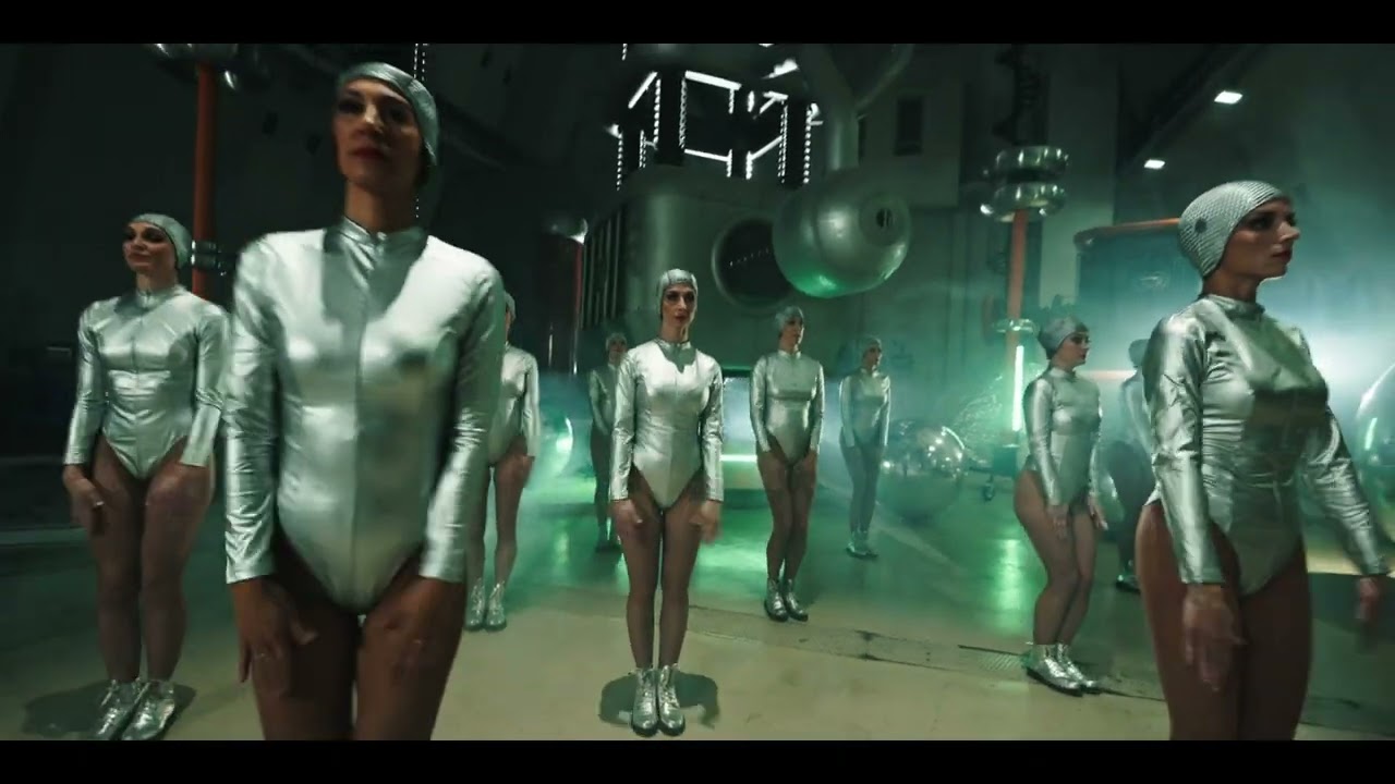 Monkey Business - V tenzi astronaut (Oficiální video)