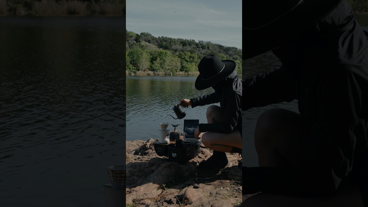 Coffee by the lake with Unito Lunchbox and Freerein Coffee.☕🍃 #coffee #outdoors
