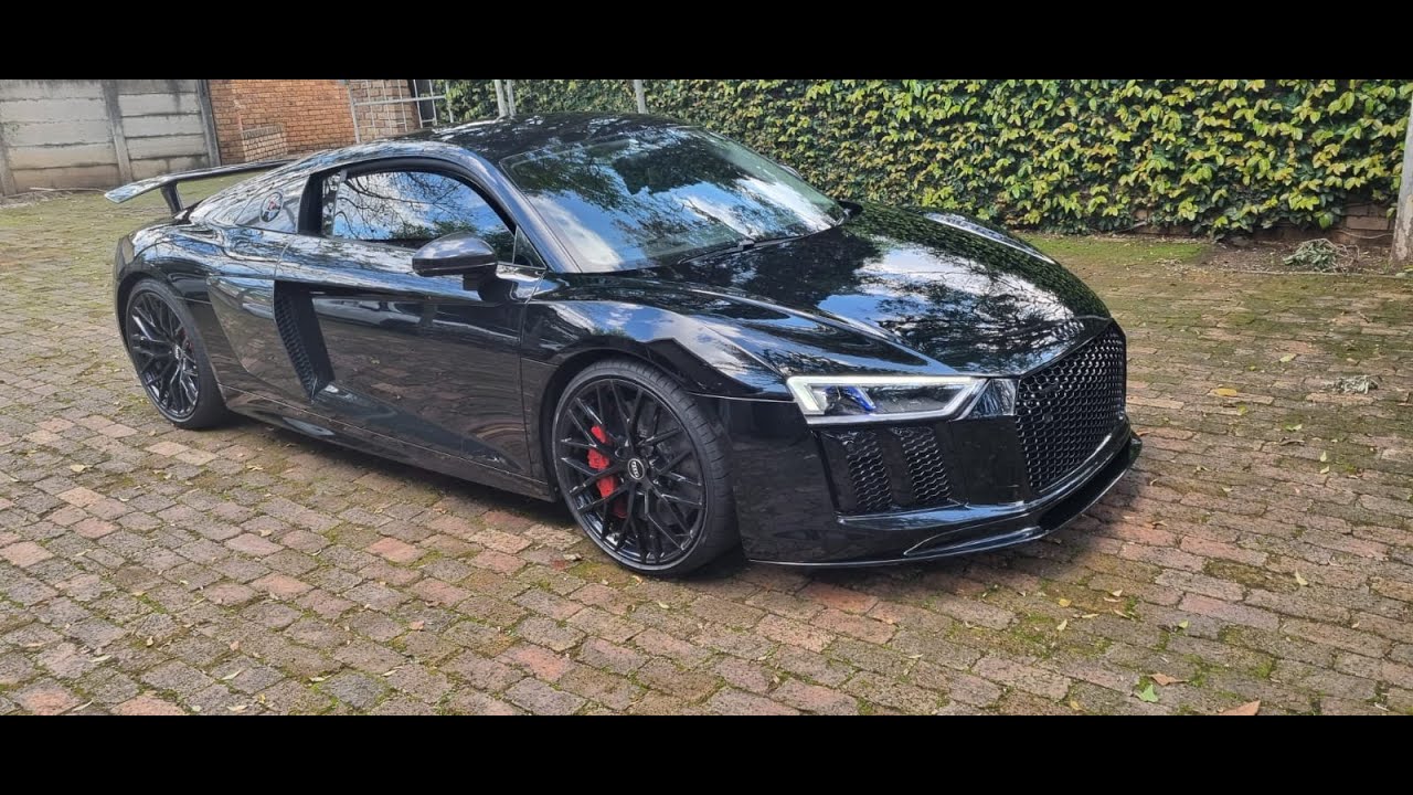 Audi R8 v10+ With custom Exhaust - fly by.
