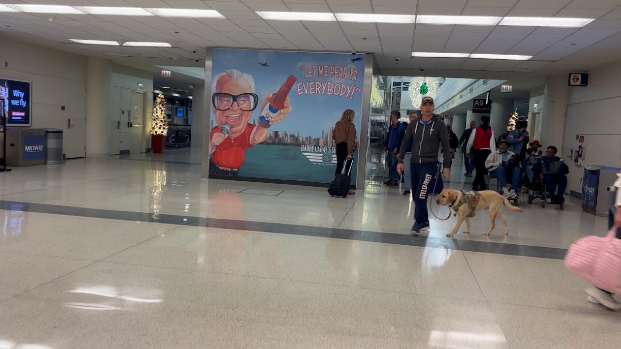 Midway International Airport (MDW) - Chicago, IL: Concourse A, 12/31/24 7:15pm